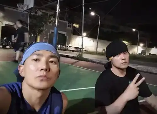  周杰伦刘畊宏变成奶爸后晒娃变成家常便饭