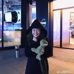  如何看待最近徐静蕾力捧的小花李庚希