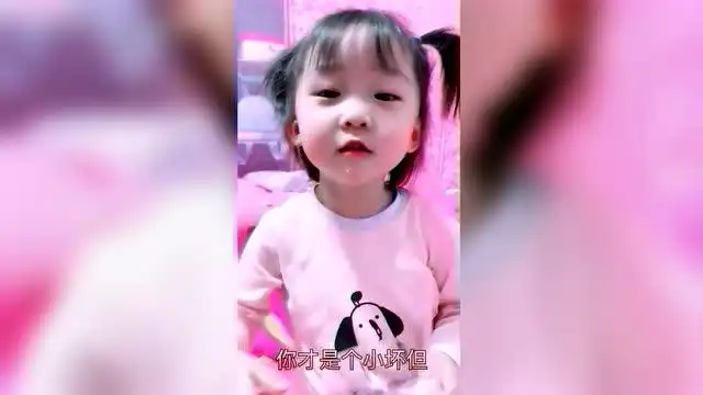  大半夜的起来吃面包,还说妈妈是个小坏蛋