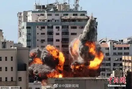 以色列政府账号发火箭表情刷屏引争议