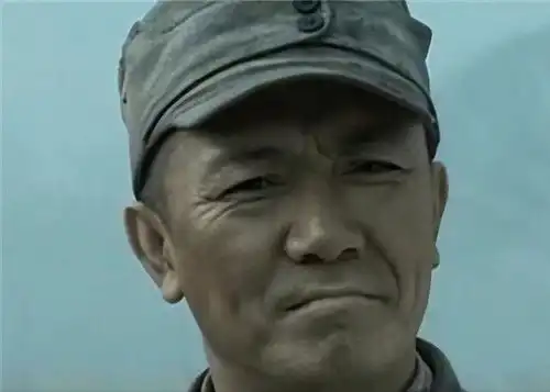  55年新军装设计出现争议,陈赓一句话逗乐全场,叶帅你这个家伙