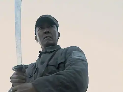 难怪日本在夏天投降,张大彪却身穿冬季棉袄,背后的原因令人深思