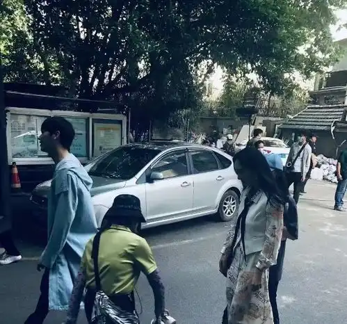 恶龙咆哮表情包gif柠檬