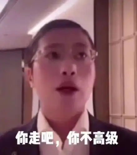  黑客帝国4,烂出了行为艺术