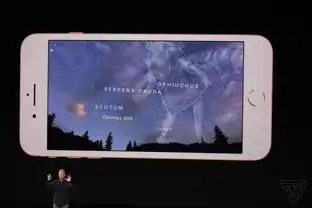  无线充电刷脸解锁定制表情包20张图看完苹果新iphone发布会