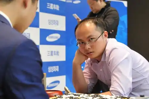  高清三星杯赛后唐韦星检讨失误辜梓豪面无表情