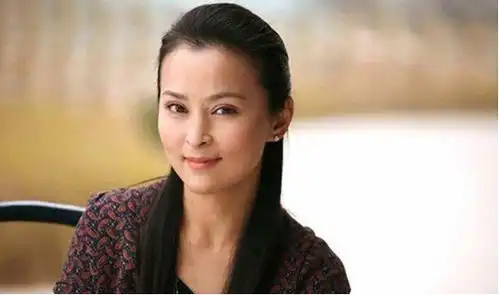  妻子用13年将他捧红,走红后却移情别恋,如今二人现状令人唏嘘