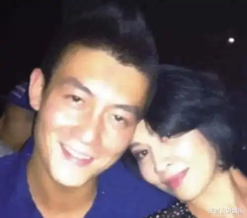  为什么当时的女星都喜欢和陈冠希玩看合影就知道他多受欢迎了