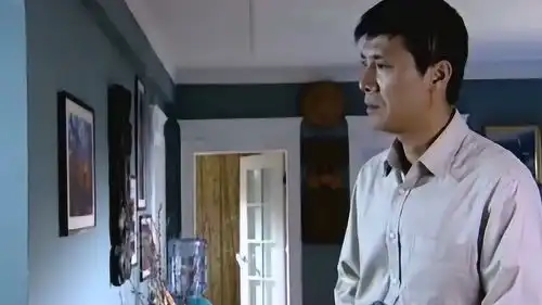  老人不幸患上痴呆症,哭闹非要女儿给她洗澡,外孙女表情绝了