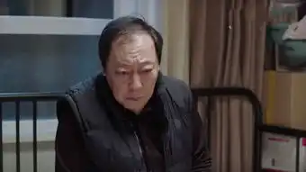  他是最火老戏骨,曾因丑被劝过做木匠,今59岁让人又爱又恨