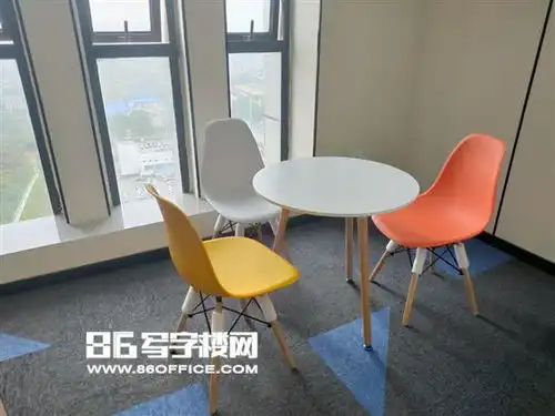  重庆重科智谷出租重科智谷两江新区光电园轻轨站品质装修价格含税拎包入住