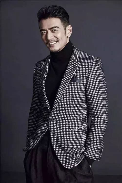  陈佩斯赵本山回归春晚马云李彦宏刘强东让今年的央视不一般附节目单