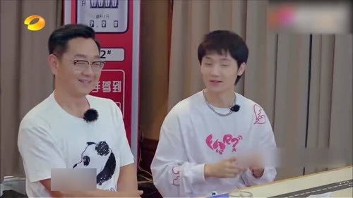  小鬼武艺科三全挂科,与教练蹲在驾校门口,这一幕太逗了