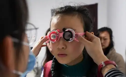  孩子近视了眼镜应不应该一直戴