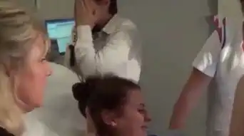  准爸陪产近距离目睹生娃全过程,被吓成了一整套风中凌乱的表情包