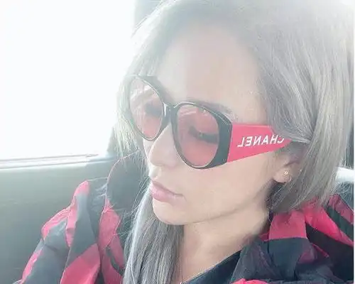  崩溃了洗米嫂晒美照配哭泣表情,被指是对老公与小三复合不满