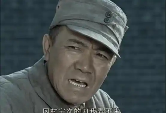  张万和用20箱手榴弹,跟李云龙换佐官刀,这难道不违反纪律吗