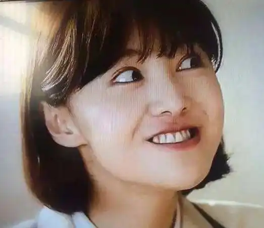 强颜欢笑表情包翻白眼