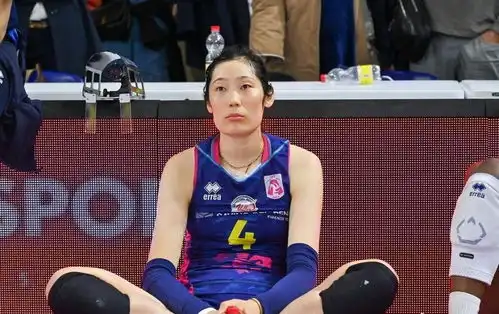 斯坎迪奇官宣最新照片,朱婷表情落寞,中国女排前队长心有不甘  斯坎迪奇官宣最新照片,朱婷表情落寞,中国女排前队长心有不甘