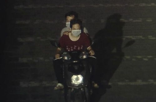  太猖狂了萍乡街头上演飞车抢包光天化日下连续2天疯狂作案