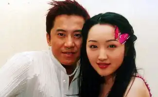  45岁杨钰莹近照如此美艳,不输90后,至今未嫁