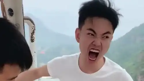 恶龙咆哮表情包gif土拨