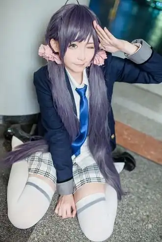  10周年的lovelive中,高坂穗乃果南栗园田海未等μs成员cosplay