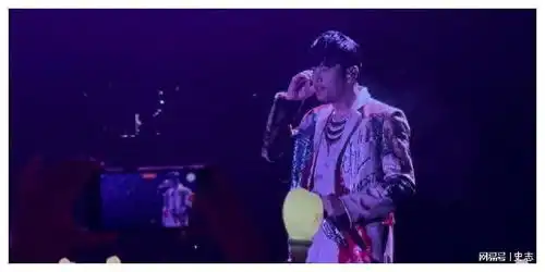  周杰伦演唱会受伤蹲地表情难受,杰威尔公司澄清声明来了