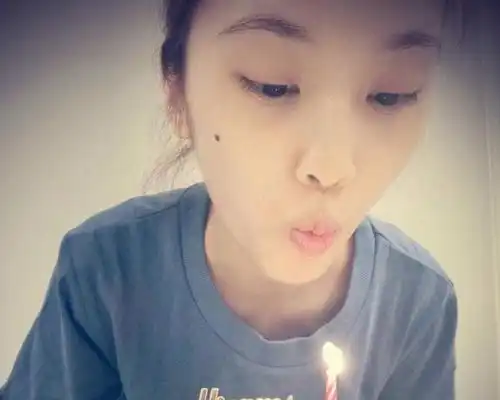 陈妍希晒与杨丞琳自拍,姐妹情深 陈妍希晒与杨丞琳自拍,姐妹情深