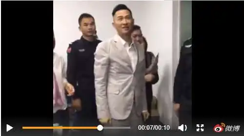  来自渣渣辉的警告是什么梗渣渣辉的警告表情包哪里有