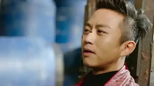  分手大师幂幂只是拿个打火机,超哥你表情也意乱情迷了吧,想多了