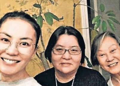 表情经纪人晒王菲合照,一个举动暴露谢霆锋在台湾,网友一起来的吗表情