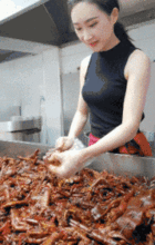 爆笑gif趣图妹子乘电梯都不忘秀一把美腿,厉害了我的姐  爆笑gif趣图妹子乘电梯都不忘秀一把美腿,厉害了我的姐