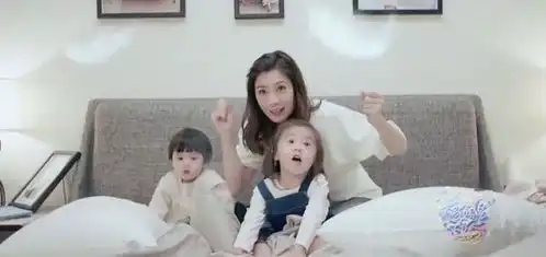  咘咘参加妈妈是超人,称贾静雯是假妈妈,口齿清晰,表情包百出