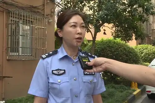  90岁上海老夫妻想落叶归根,电话打到了派出所