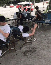  妹子有一个很棒的男友,家中常备金嗓子喉片,秒懂撞衫小哥哥网易订阅
