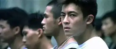  曾经香港娱乐圈两大潮男帅哥,如今都撒开腿奔跑在成为本山大叔的路上了
