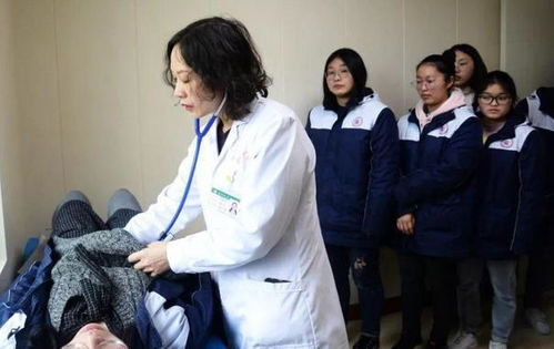  高考体检如翻车现场,学生被吓成表情包,老师真是承包笑点