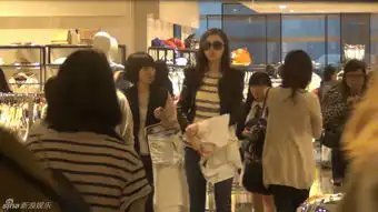 熊黛林与郭富城情变后变购物狂墨镜遮面全程无表情