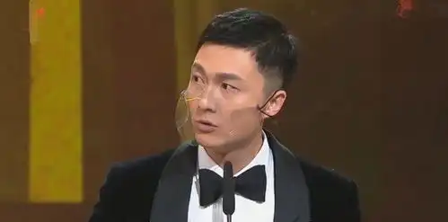  王浩信荣获tvb视帝,感谢妻子陈自瑶,对方的表情却耐人寻味