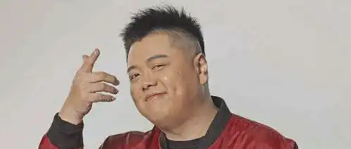  在香港的四位胖子,洪金宝地位并不算高,他就连向华强都不敢惹
