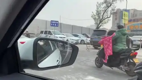  东亚人果然长得都差不多,小朋友的表情好像女版宋民国