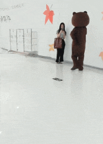  搞笑gif哈哈哈,这懒狗装死女主人都懵逼了