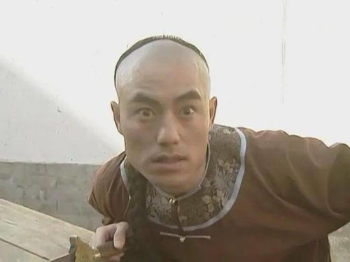  中年老父母的素质主要是靠做小报儿提高的