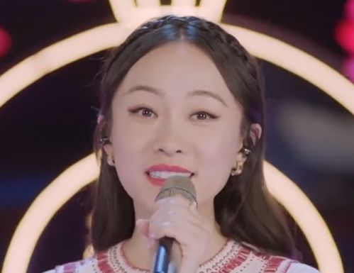  央视镜头果然是卸妆水,看到霍思燕的模样,尽显39岁真实状态