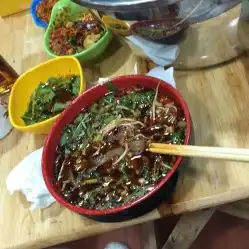  草根串串城南华府店