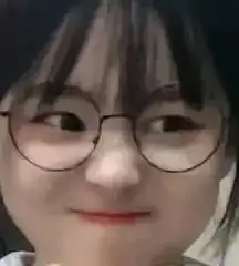 哭的很小声的表情包