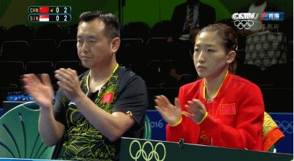  感受一下乒乓球男队与教练vs女队与教练的画风,画面感简直了哈哈