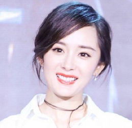 杨幂皱眉无语表情包