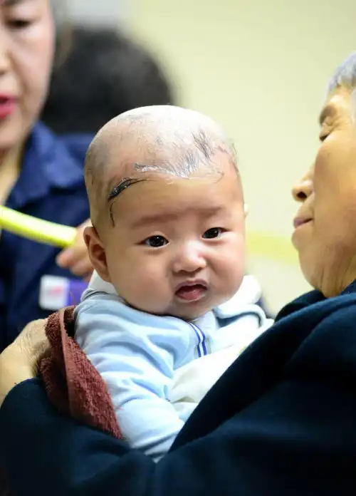  二月二剃龙头萌宝们剃出表情包